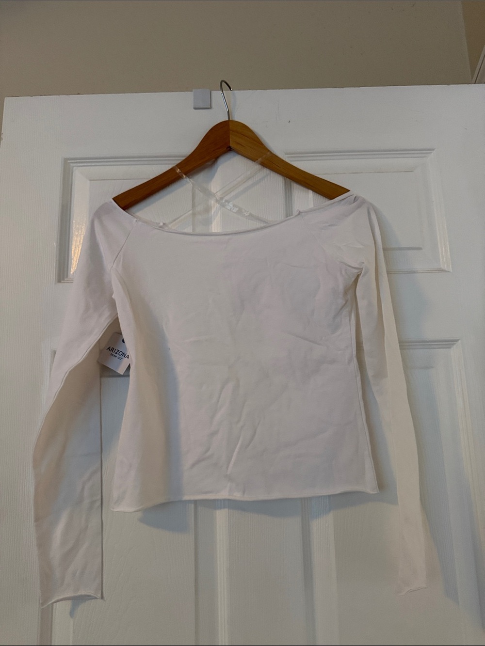 Arizona Jean Company Classic off the shoulder top